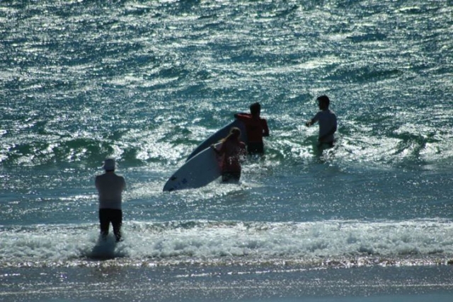  开始在拉科鲁尼亚冲浪 